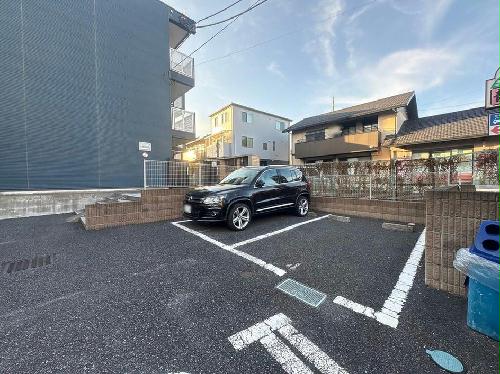 13/19 駐車場