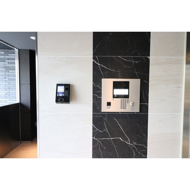 17/20 エントランス