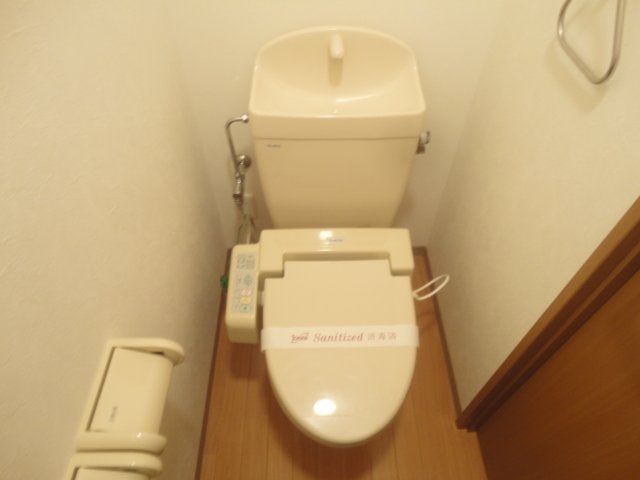 16/23 トイレ