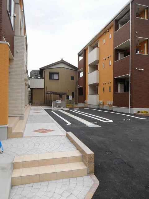 21/28 エントランス