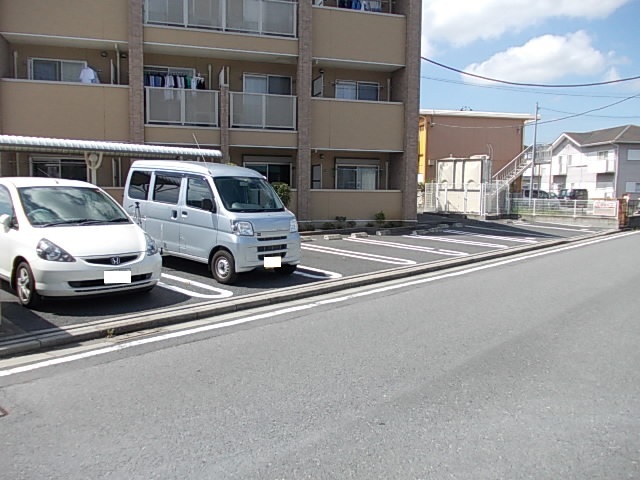 14/20 駐車場