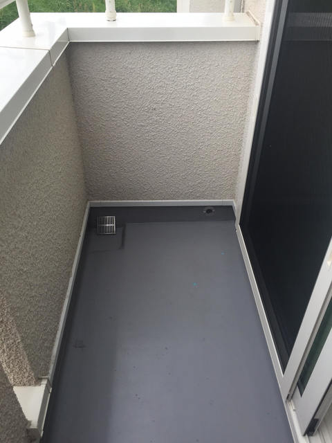 23/28 バルコニー