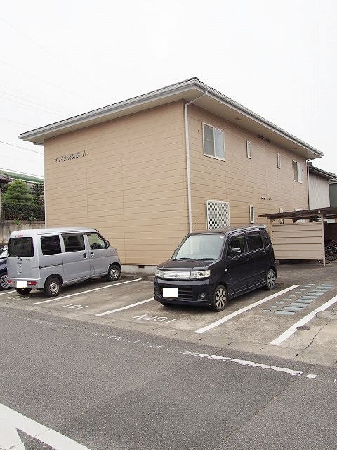 22/28 駐車場