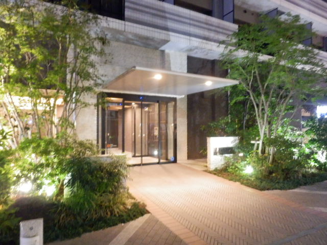 20/30 エントランス