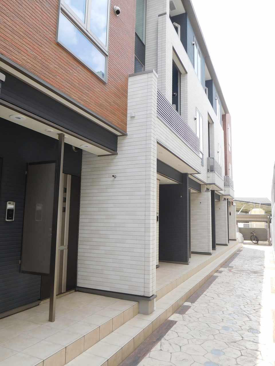 22/30 エントランス