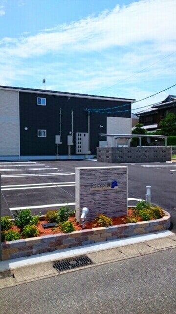 22/30 駐車場