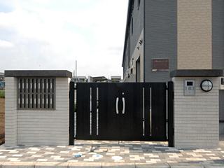 14/14 エントランス