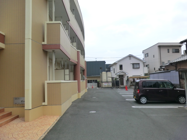 22/28 駐車場
