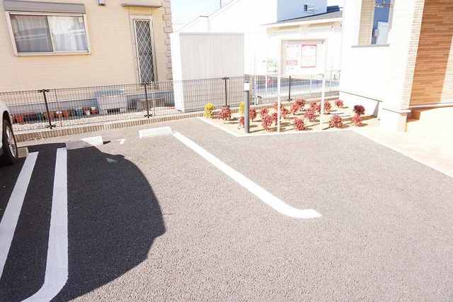 14/14 駐車場