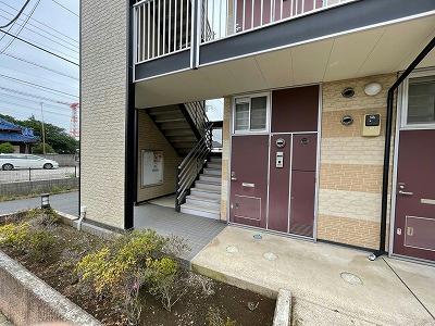 27/30 エントランス