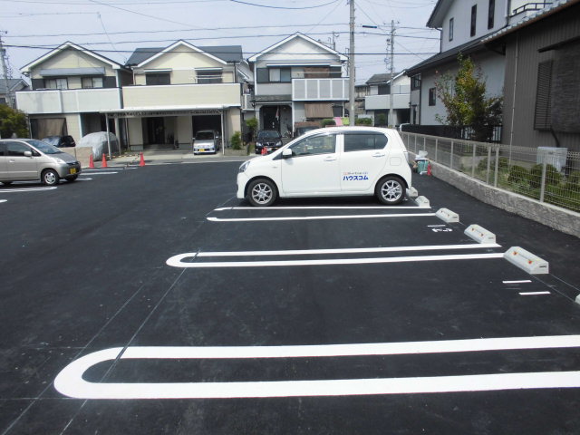 22/28 駐車場