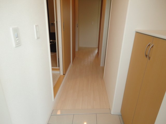 13/29 玄関