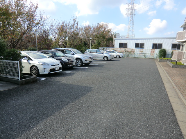 22/28 駐車場