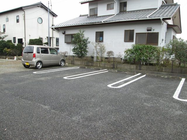 17/23 駐車場