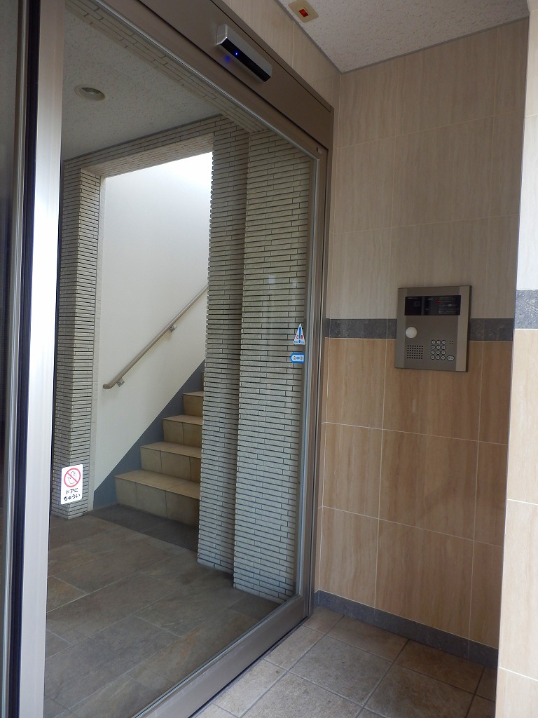 14/22 エントランス