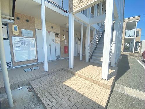 13/21 エントランス