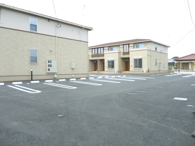 13/19 駐車場