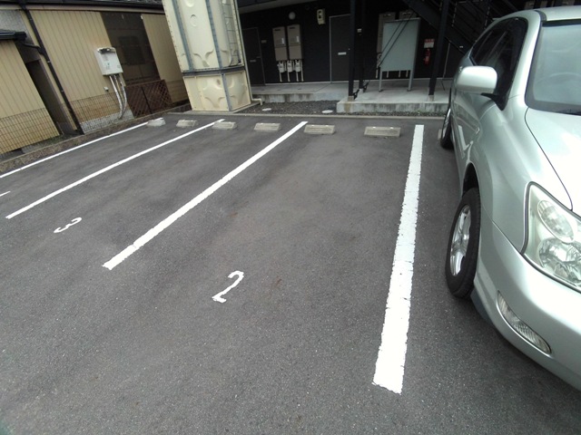 18/22 駐車場