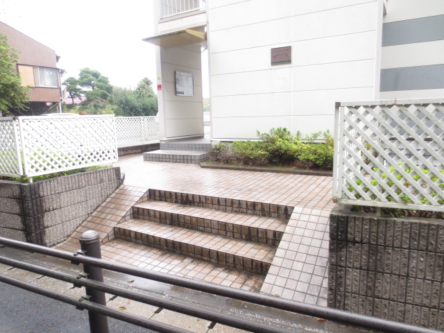 21/29 エントランス