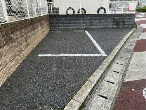 14/17 駐車場
