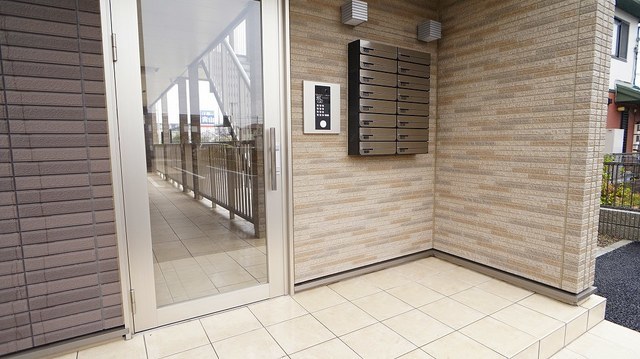 22/28 エントランス