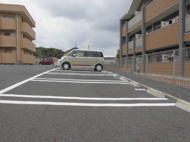 14/20 駐車場