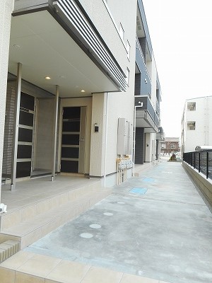 14/20 エントランス