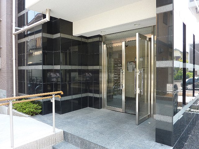 22/30 エントランス