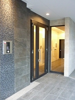 14/20 エントランス