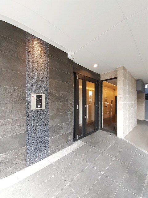 14/20 エントランス