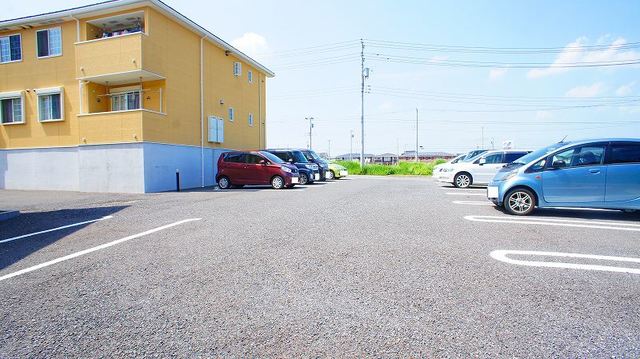 14/23 駐車場