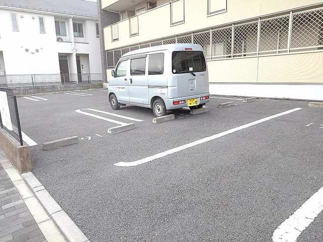 17/25 駐車場