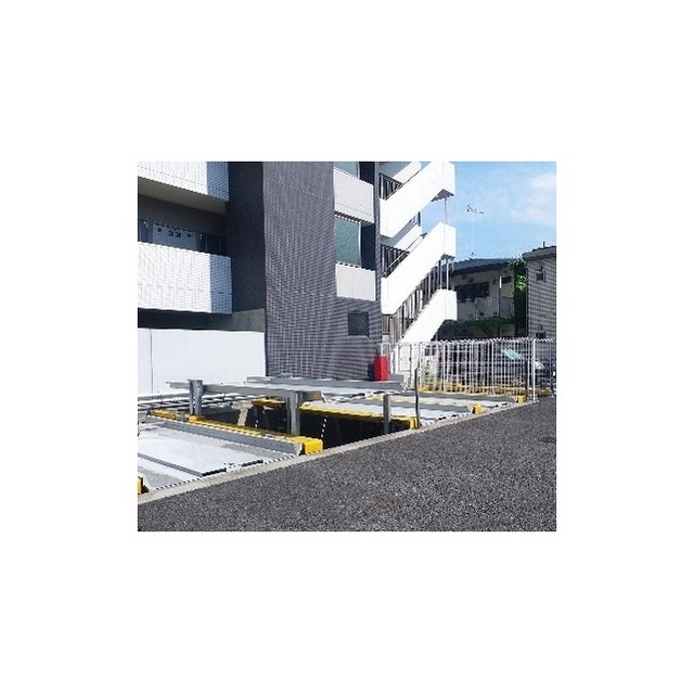 13/23 エントランス