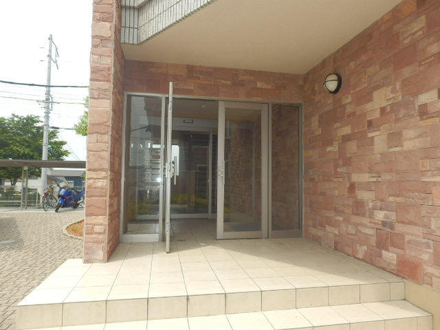 21/28 エントランス