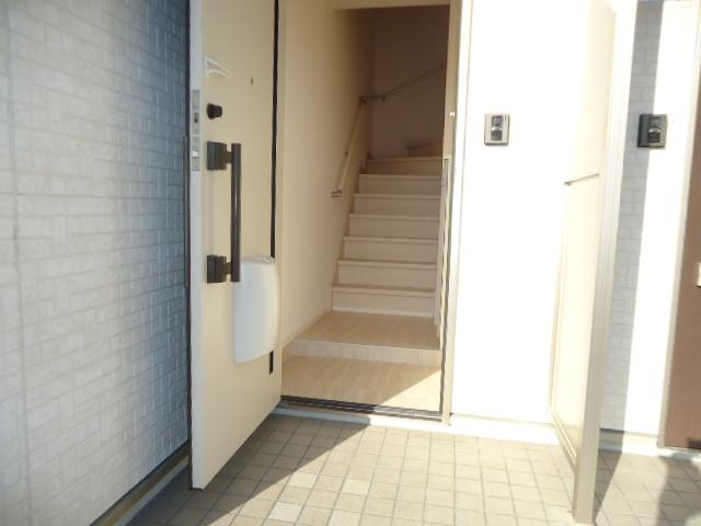 22/30 エントランス