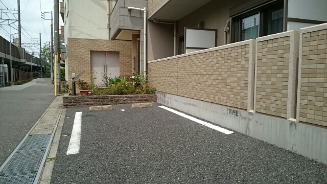 28/30 駐車場