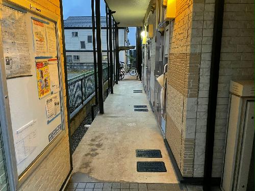 13/15 エントランス