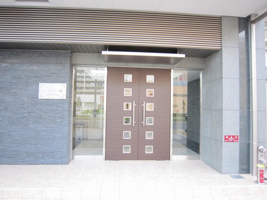 22/30 エントランス