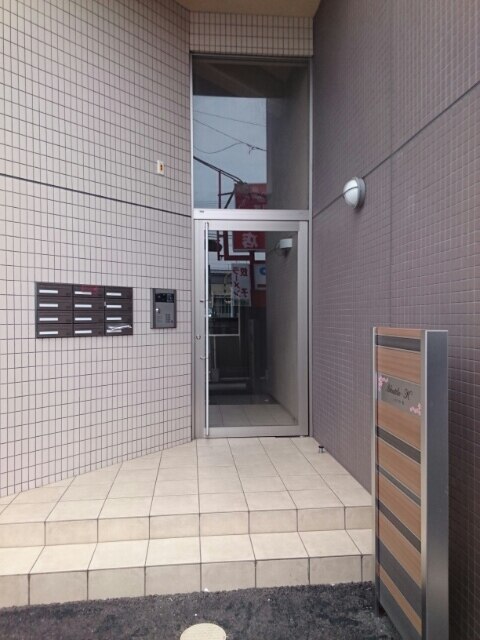 13/22 エントランス