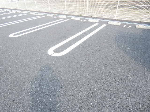 22/28 駐車場