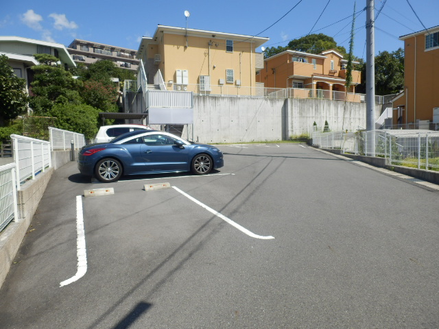 22/28 駐車場