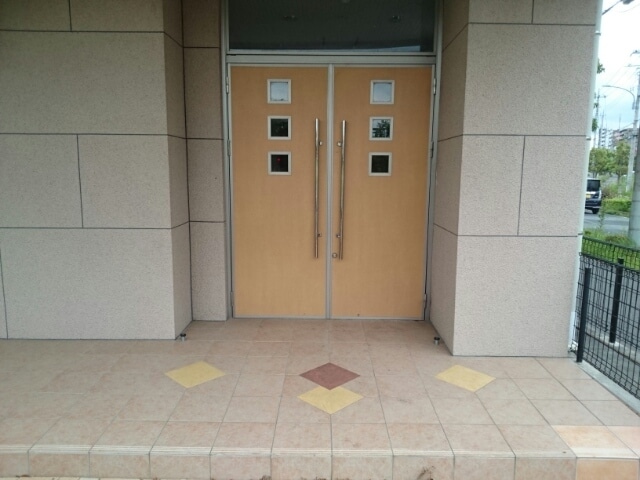 13/20 エントランス