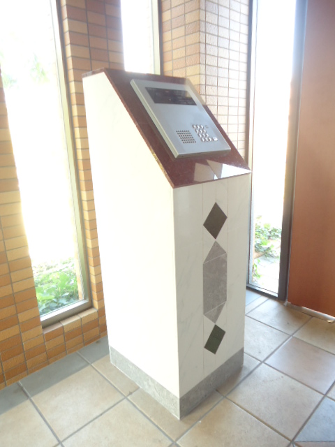 21/28 エントランス