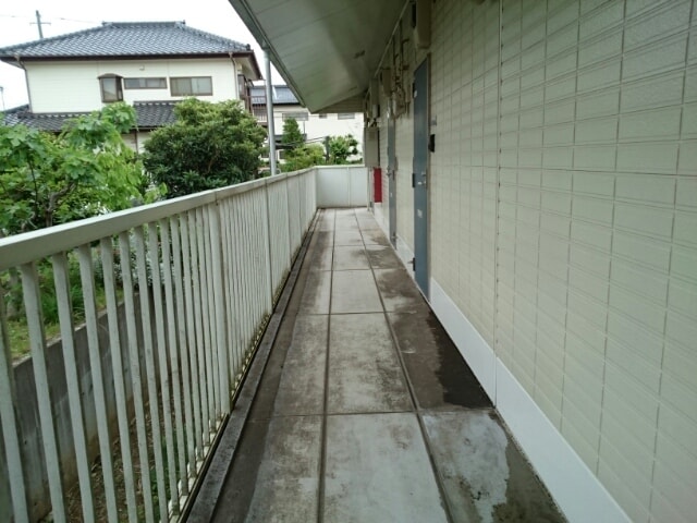 18/27 エントランス