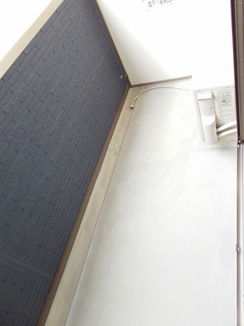 22/28 エントランス