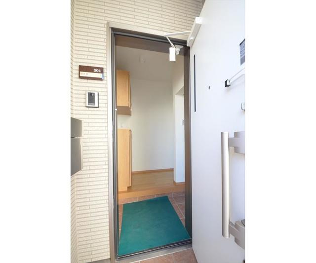 13/30 玄関