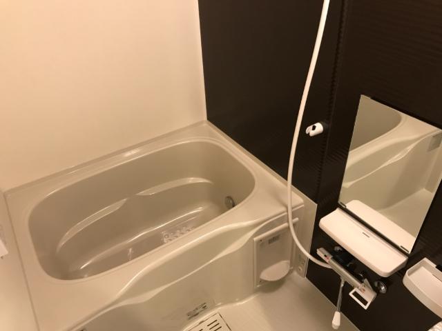 13/28 浴室