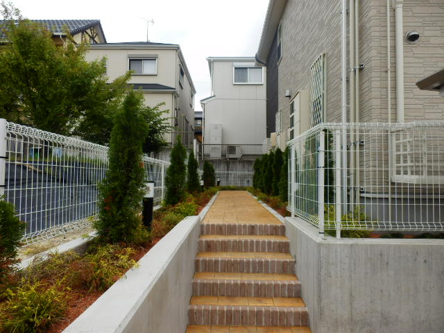 22/28 エントランス