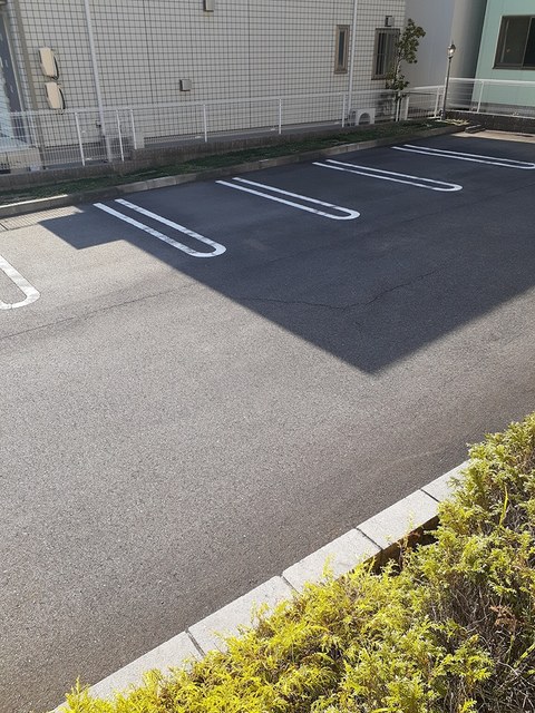 22/28 駐車場