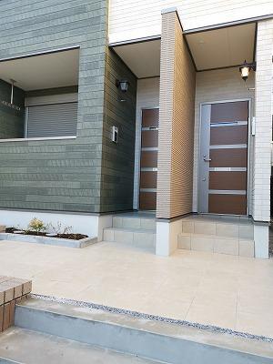 14/20 エントランス